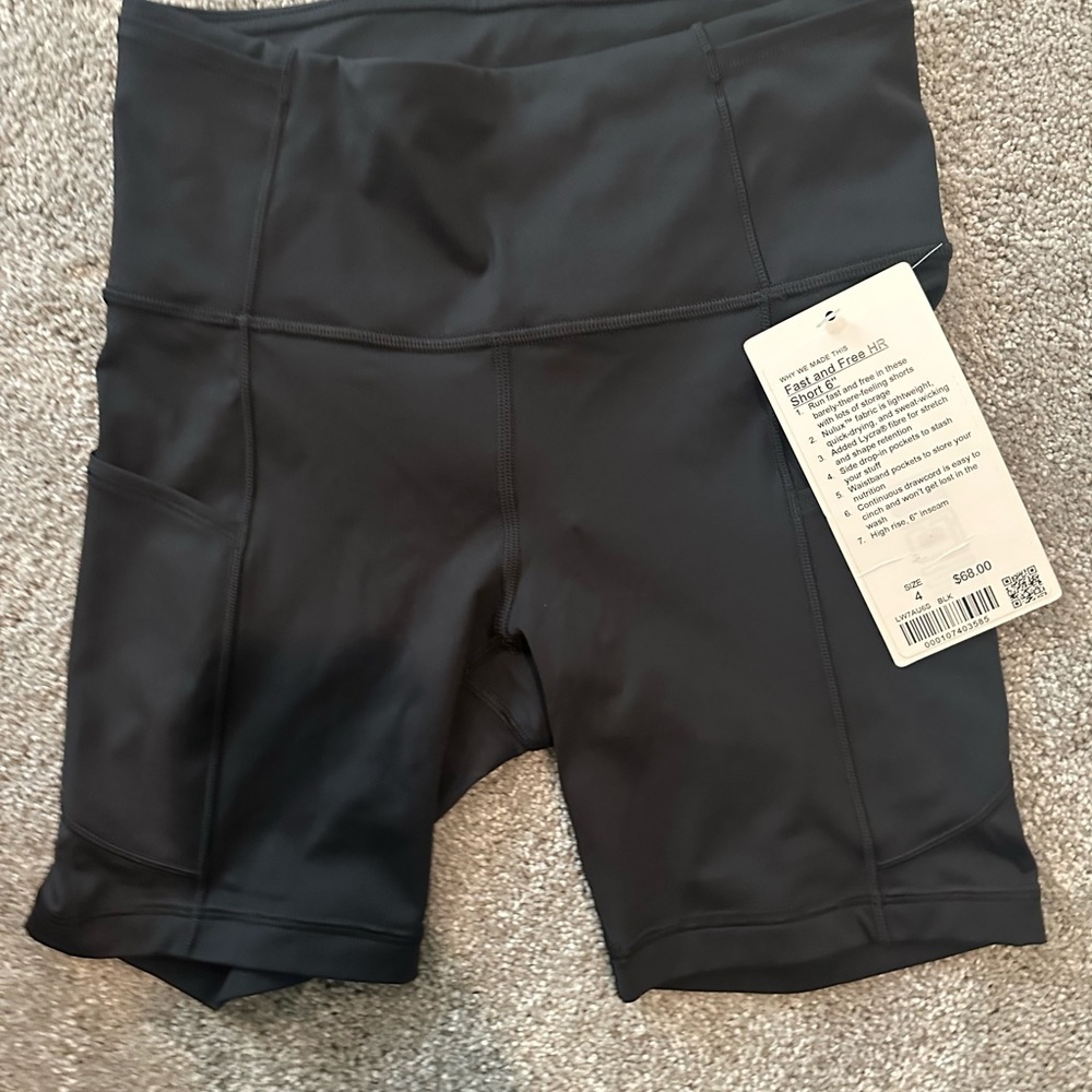 Woman’s Lululemon Fast and Free HR Shorts 6” size 4